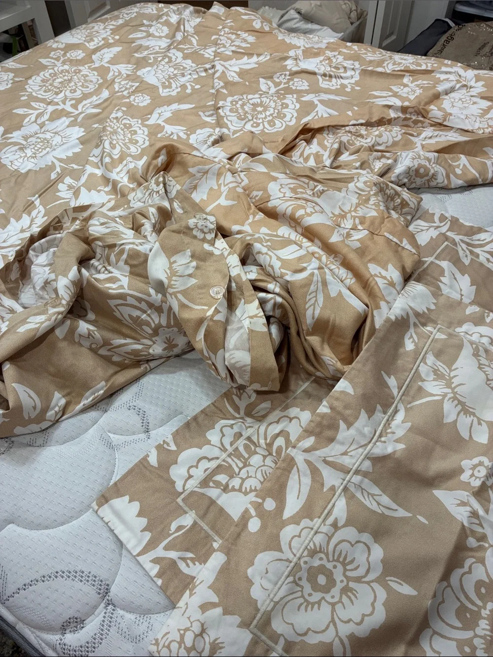Lands' End Tan and White Floral Duvet Cover King